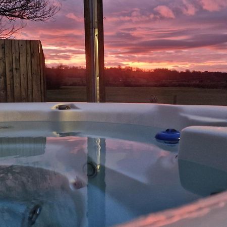 Bowland Breaks-A Luxury Barn Conversion With Optional Hot Tub, Log Burner And Countryside Views Longridge Exteriör bild
